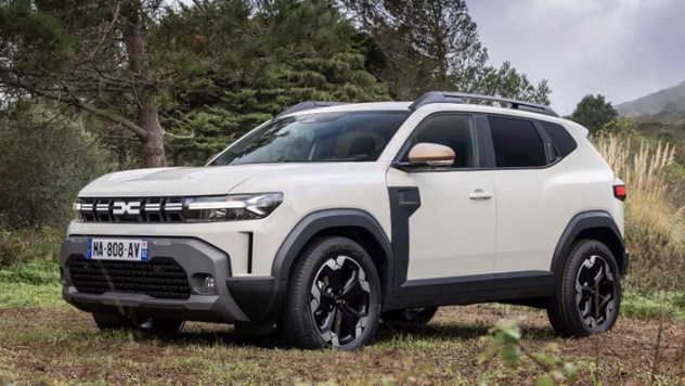 Dacia Duster maastikul