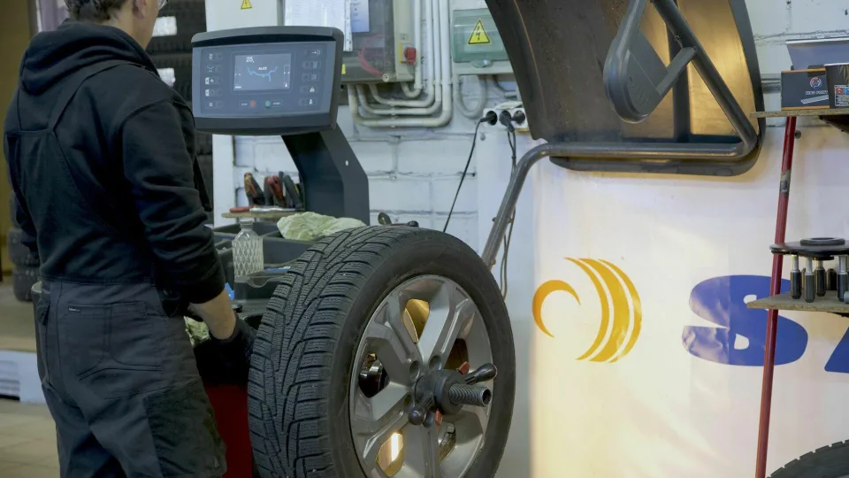 Autojuht, loe kohe: nii säästad rehvidelt raha!