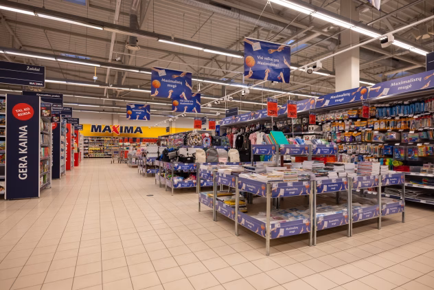 Kaupluse vahekäik ümber tõstetud riiulitega