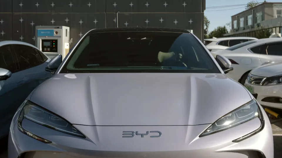 Tesla langeb troonilt: BYD vallutab tipu