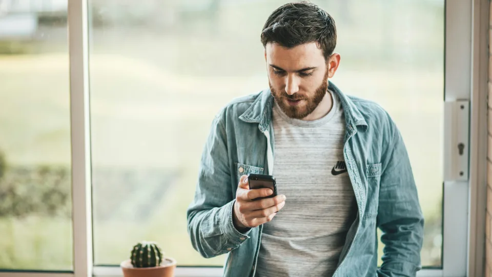 Kuidas telefoni hoiad? 1-minuti test paljastab iseloomu