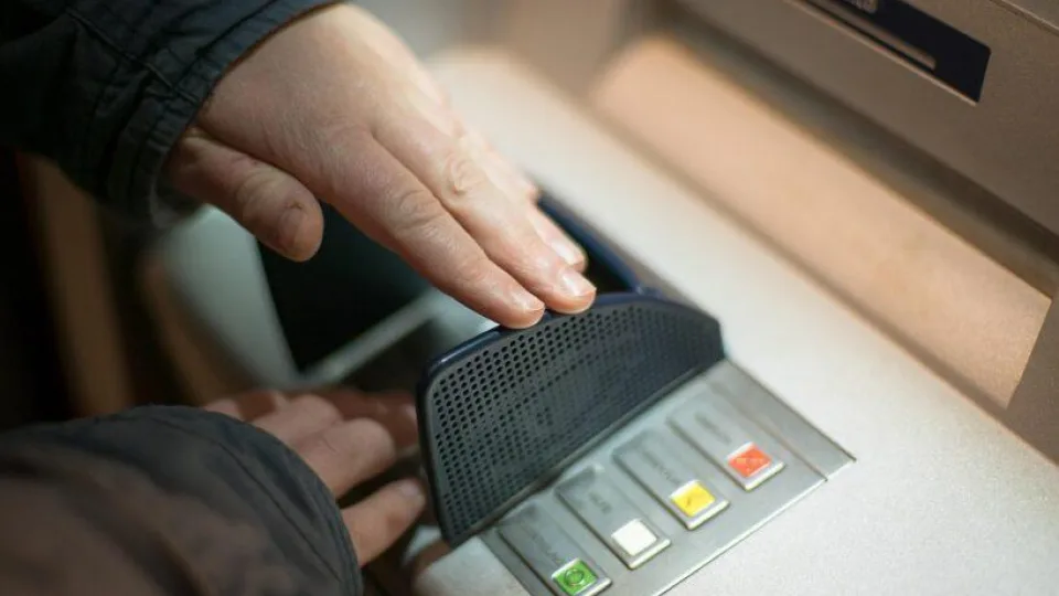 Pangautomaatide kiire kadumine: mis tegelikult toimub?