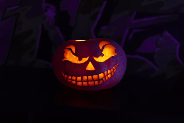 Kõrvitsalatern kurja näoilmega