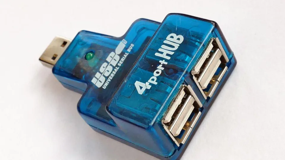 Üks USB-kaabel, mis võib hävitada su auto