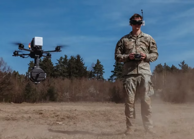 FPV drooni juhtimine lahingutingimustes