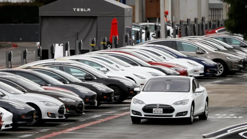 Uus Tesla skandaal: Musk lubab, Holland vaikib