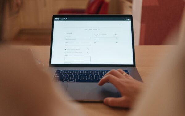 Mikroõppemängud ja nutikad testid: kas veebi viktoriinidest on päriselt kasu sinu digioskustele