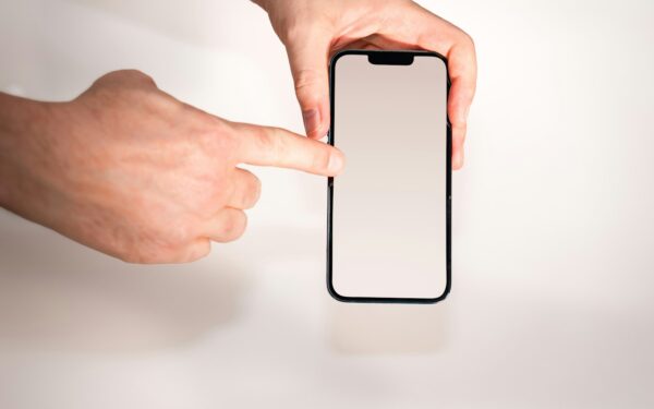 Telefoninumbrite otsing internetis: millal on see kasulik ja millal muutub ohtlikuks?